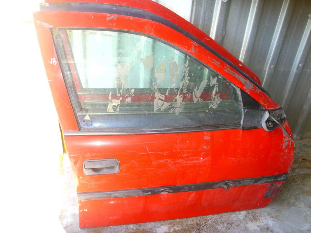 OPEL VECTRA B ÇIKMA SAĞ ÖN KAPI (KIRMIZI)