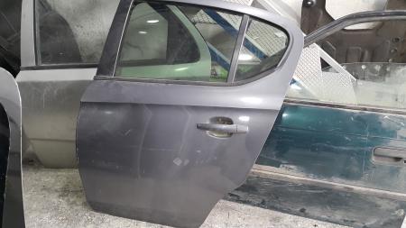 OPEL CORSA E ÇIKMA SOL ARKA KAPI (GRİ)